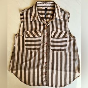 Sleeveless Button up Blouse